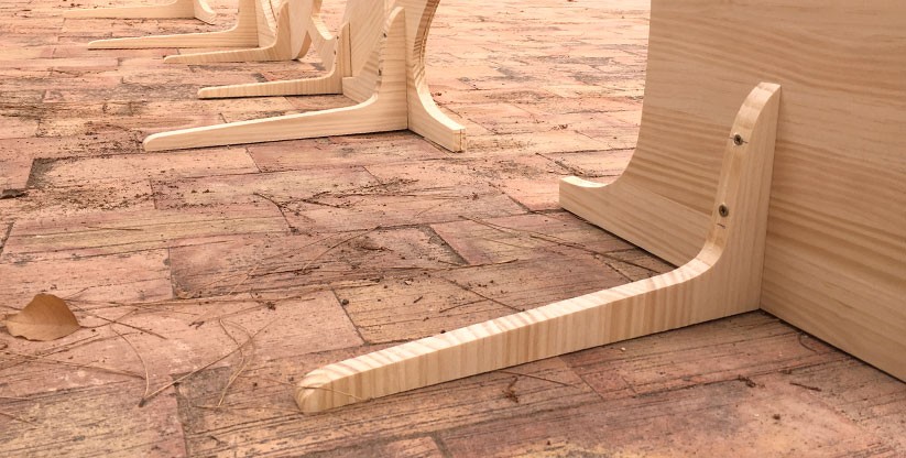 Patas letras de madera